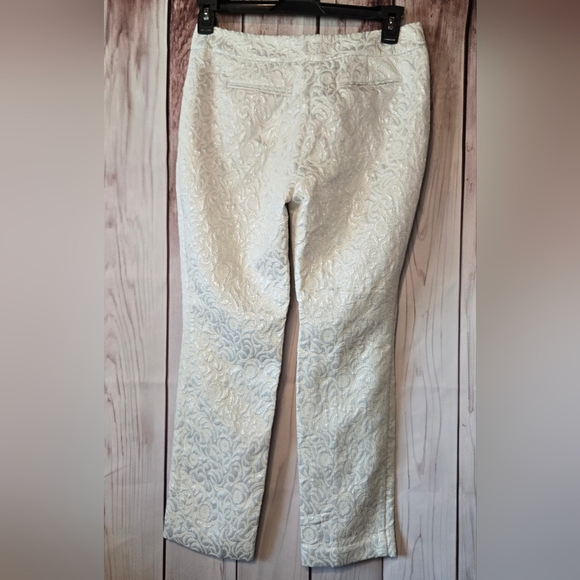 Ann Taylor Signature Petite  Cream Textured Cropped Pants Size 6P - Picture 8 of 8
